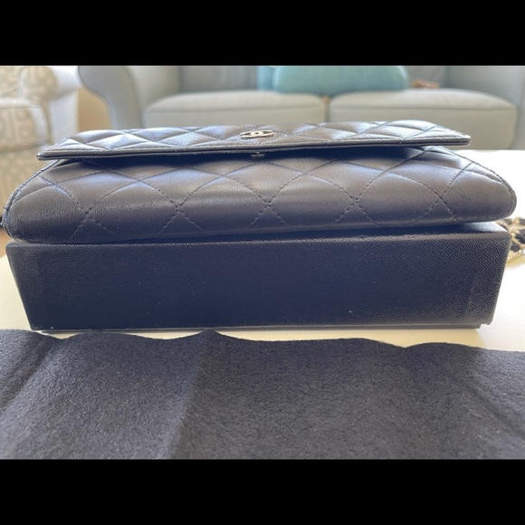 Authentic Chanel leather Wallet with chain. - Picture 6 of 14